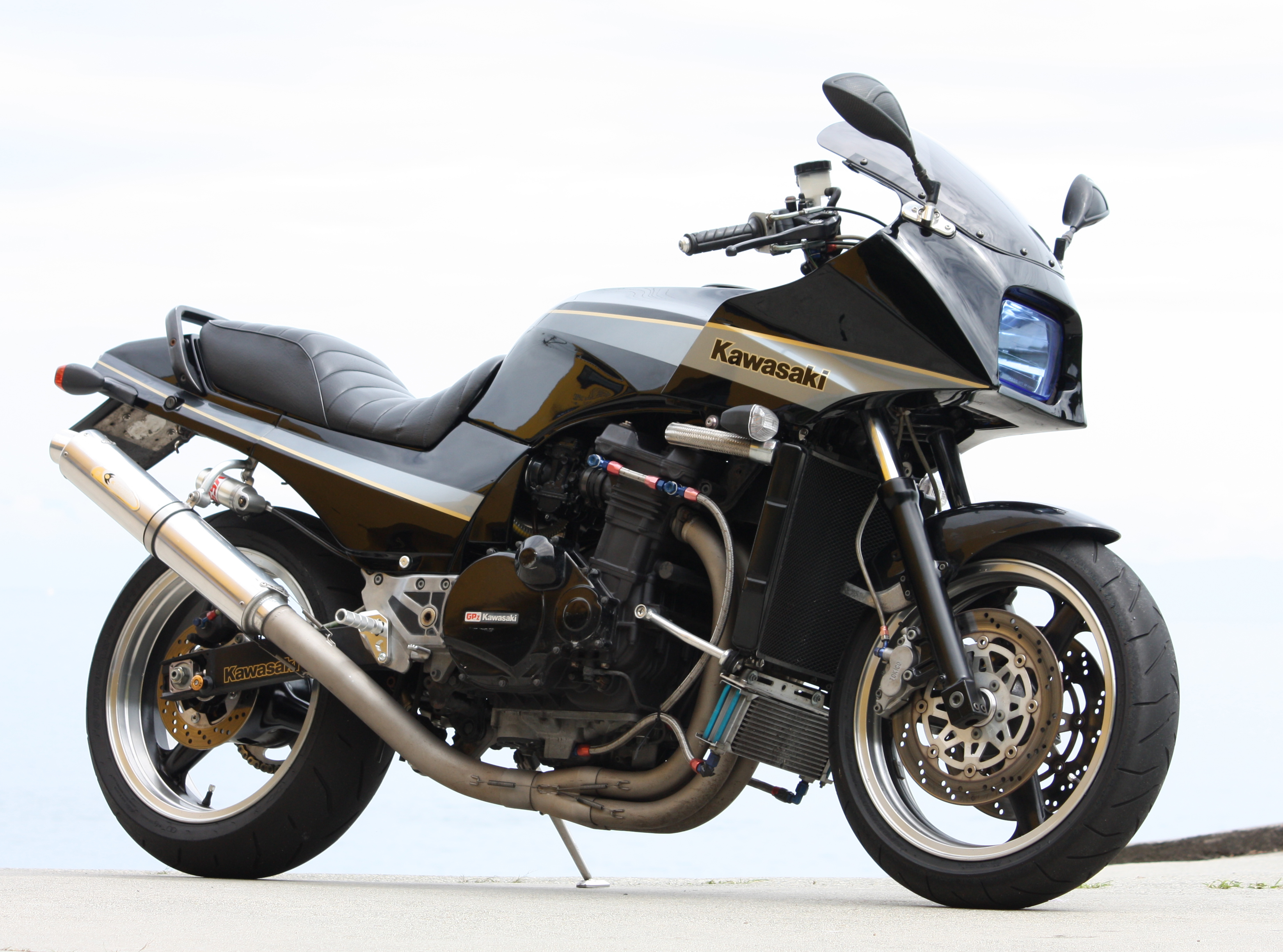 GPZ900R シート 社外  バイク 部品 FRP カスタム素材や張替ベースに 品薄 希少品:22218337